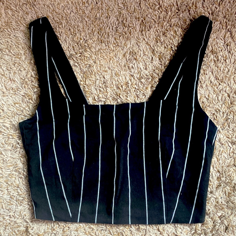 Black & White Striped Crop Top 🖤🤍